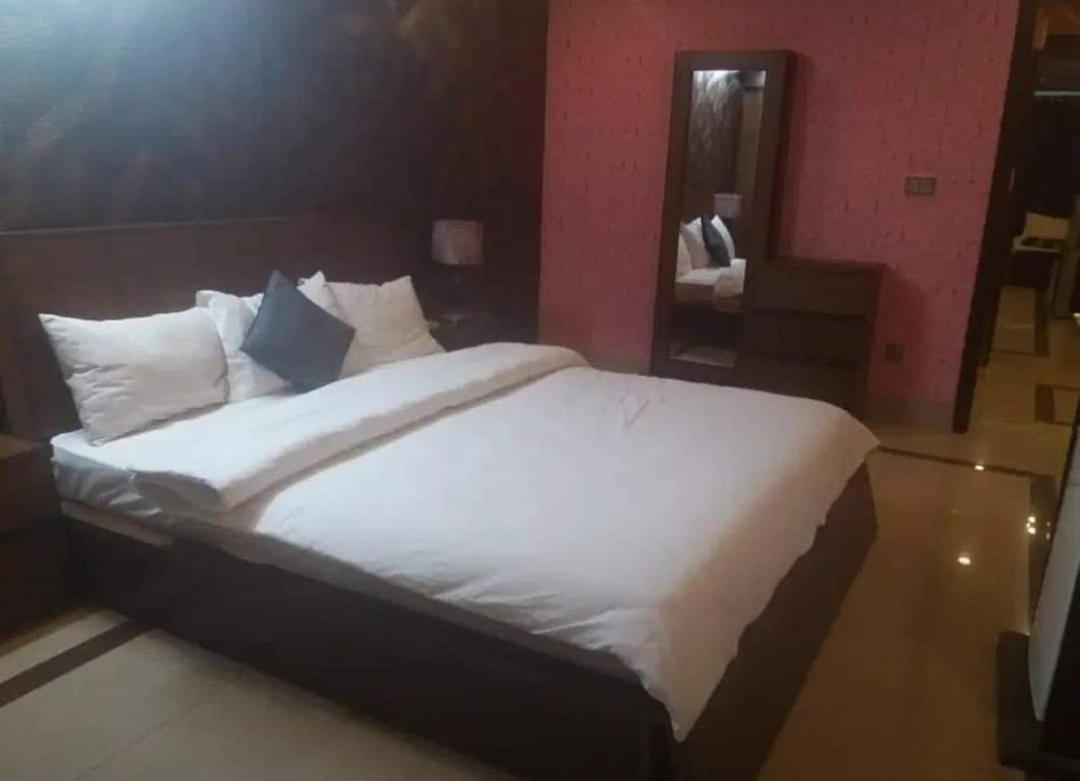 Pyramid International Guest House Iszlámábád Kültér fotó