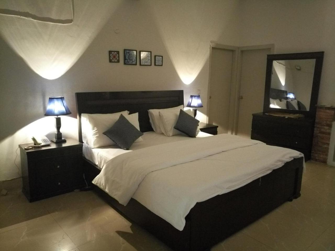 Pyramid International Guest House Iszlámábád Kültér fotó